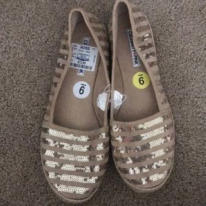 ⚠️⚠️NEW Gold sequin flats ⚠️⚠️